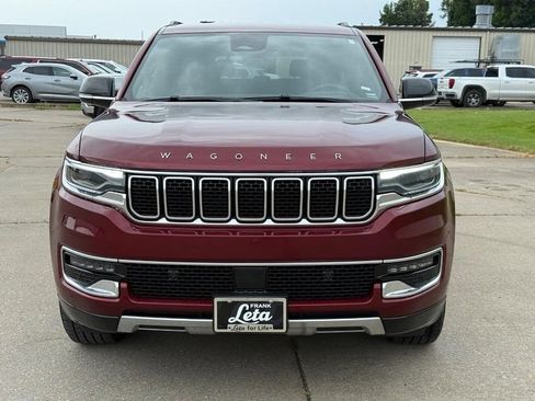Used 2024 Jeep Wagoneer Series III AWD/4WD image 9