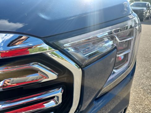 Used 2024 GMC Terrain SLT AWD/4WD image 28