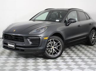 Certified 2025 Porsche Macan video 1