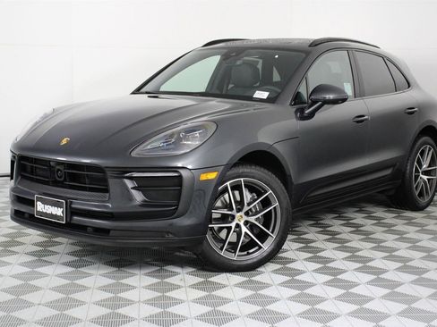 Certified 2025 Porsche Macan image 1