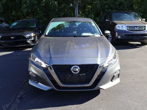 Used 2021 Nissan Altima 2.0 SR FWD image 2