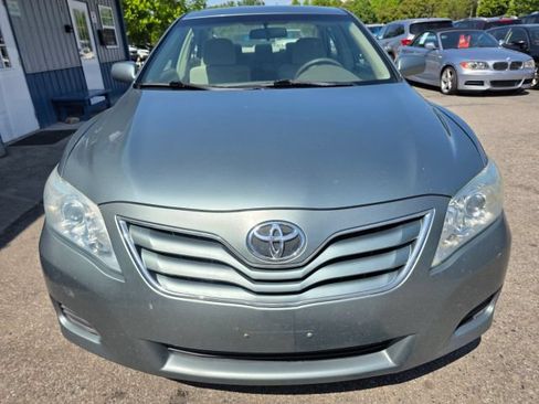 Used 2010 Toyota Camry FWD image 2