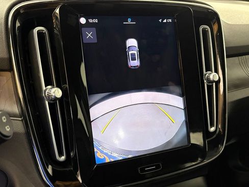 Used 2023 Volvo XC40 Recharge Core AWD/4WD image 27