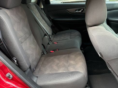 Used 2016 Nissan Rogue SV w/ SV Premium Package AWD/4WD image 15