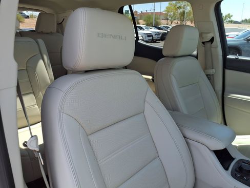 Used 2023 GMC Acadia Denali w/ Denali Technology Package FWD image 12