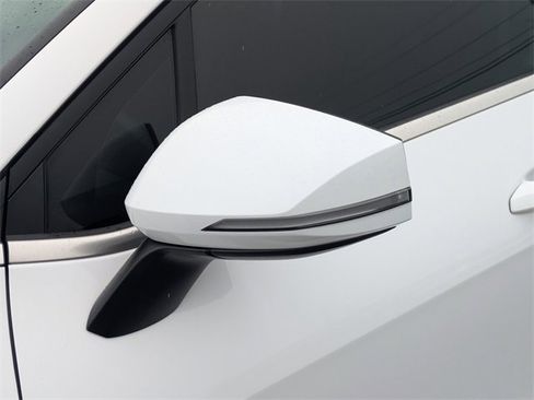 Used 2024 Kia Sportage EX image 13