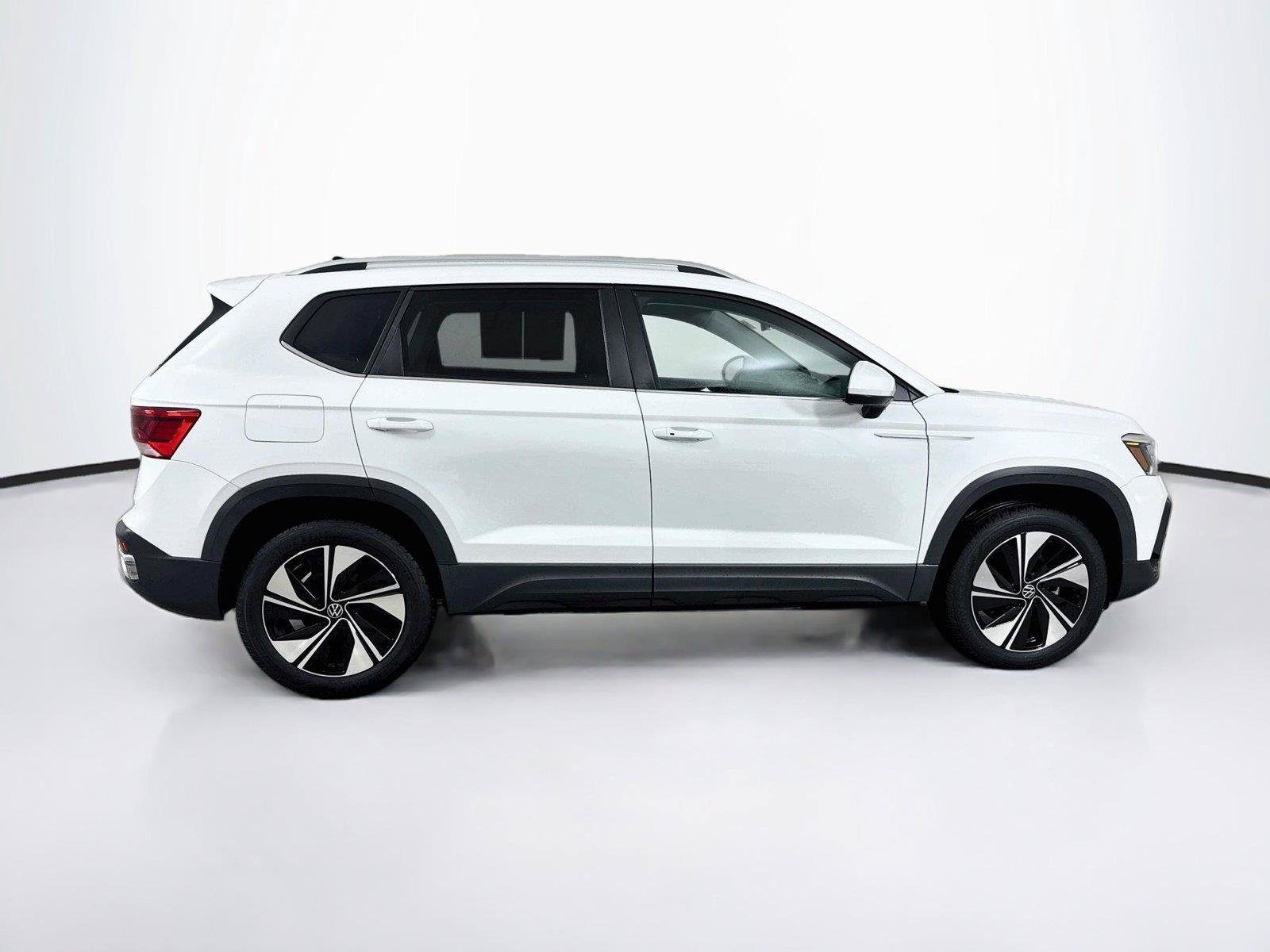Certified 2023 Volkswagen Taos SE AWD/4WD image 8
