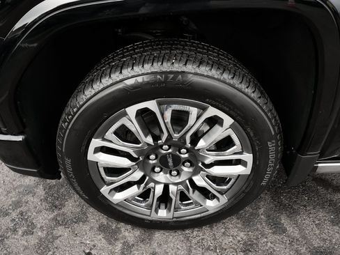 Used 2025 GMC Sierra 1500 Denali Ultimate AWD/4WD image 10