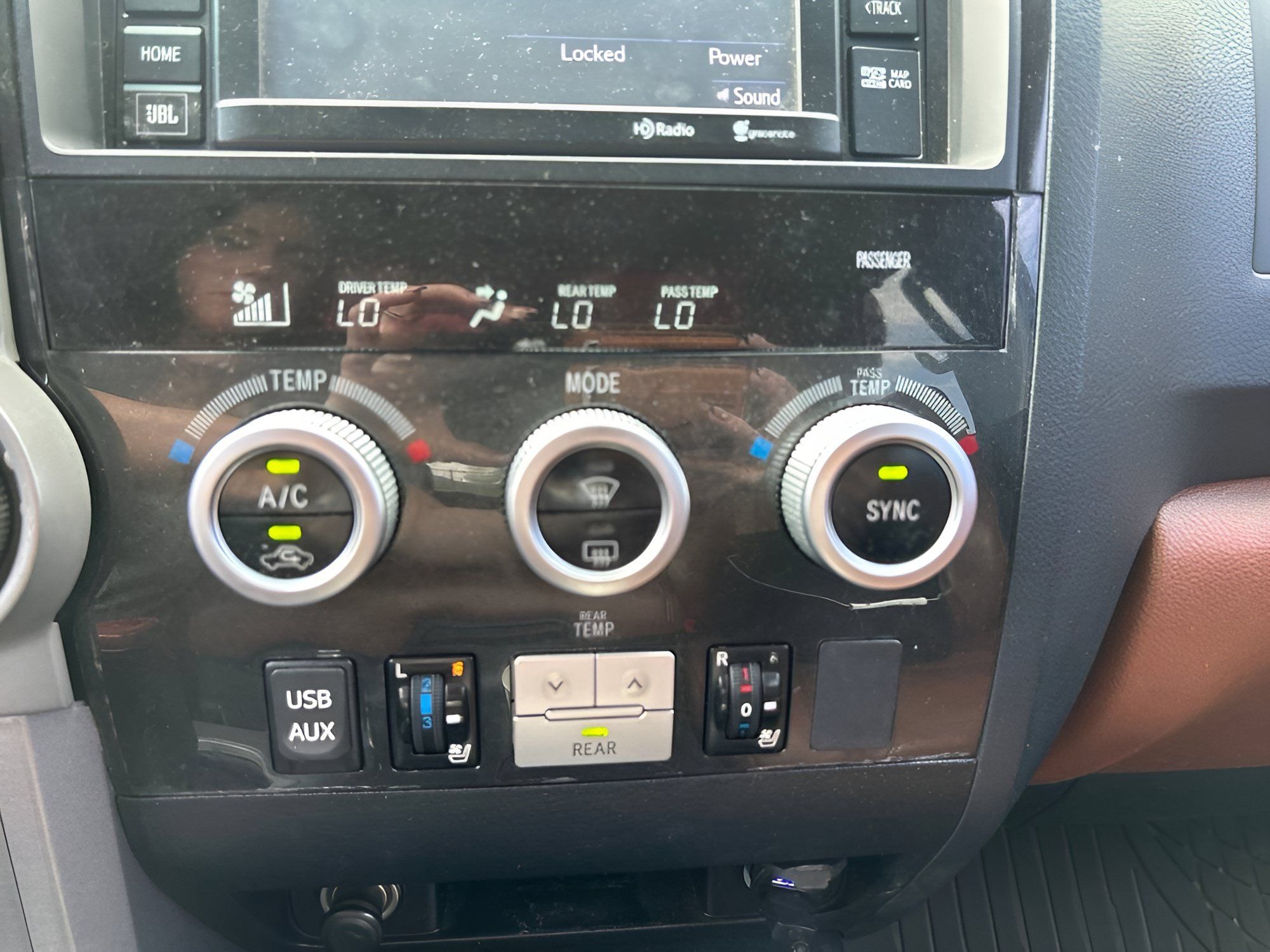 Used 2014 Toyota Sequoia Platinum AWD/4WD image 26