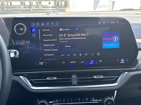 Used 2025 Chevrolet Equinox EV LT image 23