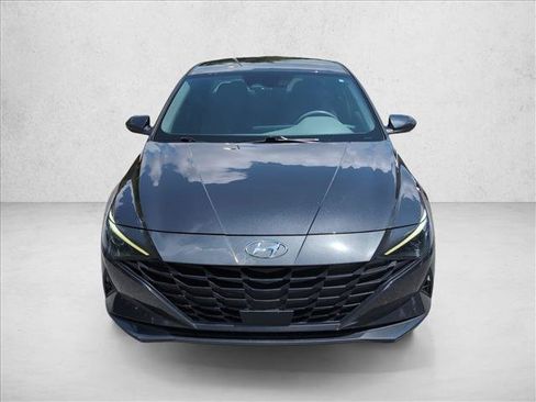 Used 2023 Hyundai Elantra SEL w/ Convenience Package FWD image 2