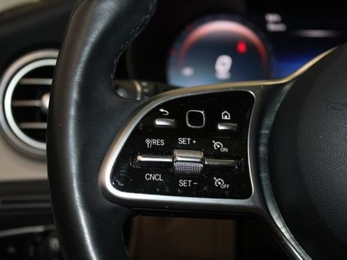 Used 2021 Mercedes-Benz GLC 300 4MATIC image 24