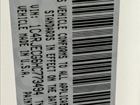 Used 2017 Jeep Grand Cherokee Overland image 24