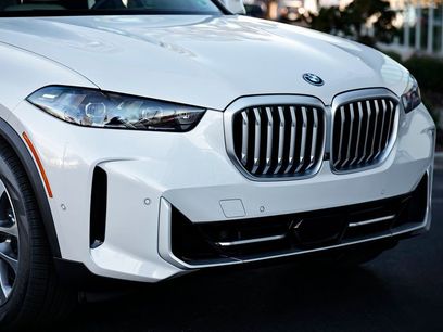 New 2026 BMW X5 xDrive50e w/ Executive Package