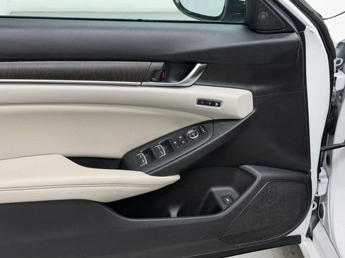 Used 2021 Honda Accord Touring image 30