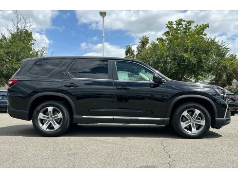 Certified 2025 Honda Pilot EX-L image 7