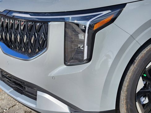 New 2026 Kia Carnival EX image 6