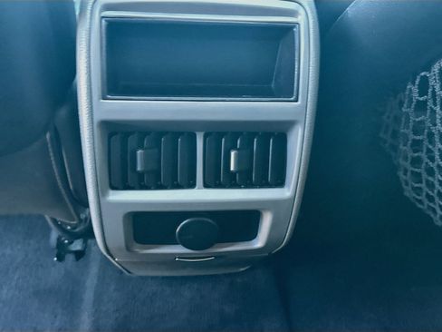 Used 2011 Cadillac SRX Luxury FWD image 26
