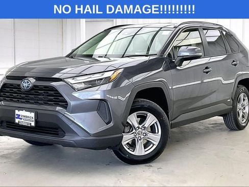 Used 2023 Toyota RAV4 XLE AWD/4WD image 2