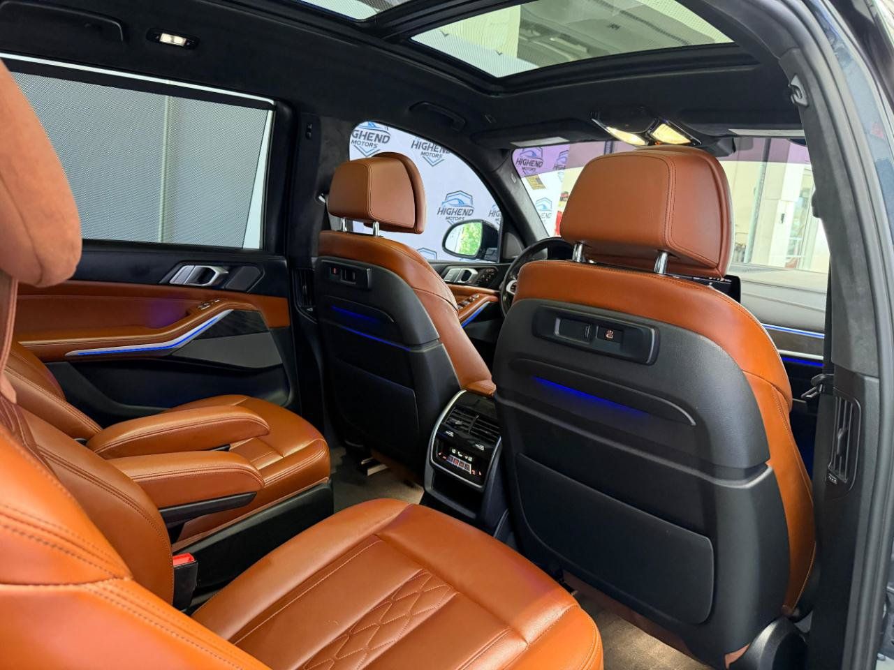 Used 2022 BMW X7 M50i w/ Dynamic Handling Package AWD/4WD image 27