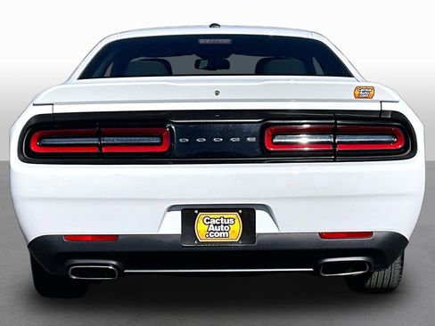 Used 2021 Dodge Challenger SXT image 4