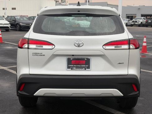 Used 2022 Toyota Corolla Cross L AWD/4WD image 6