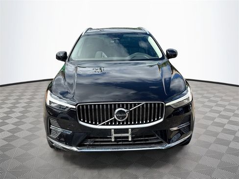Used 2023 Volvo XC60 B5 Plus image 2