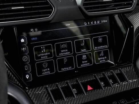 Used 2024 Lamborghini Urus Performante AWD/4WD image 25