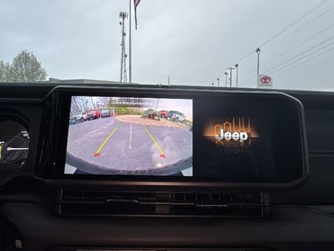 Used 2025 Jeep Wrangler Unlimited Rubicon 4xe w/ Convenience Group image 20