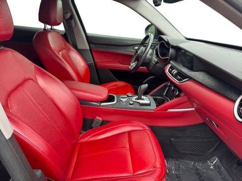 Used 2021 Alfa Romeo Stelvio Sprint w/ Nero Edizione image 16