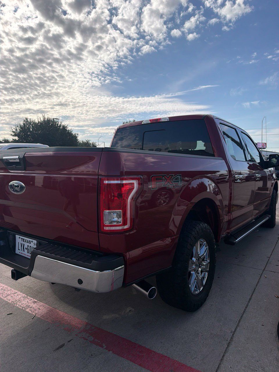 Used 2017 Ford F150 XLT w/ Equipment Group 302A Luxury AWD/4WD image 7