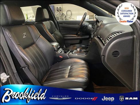 Used 2019 Chrysler 300 S image 19