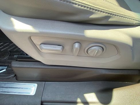 Used 2020 Chevrolet Silverado 1500 RST AWD/4WD image 10