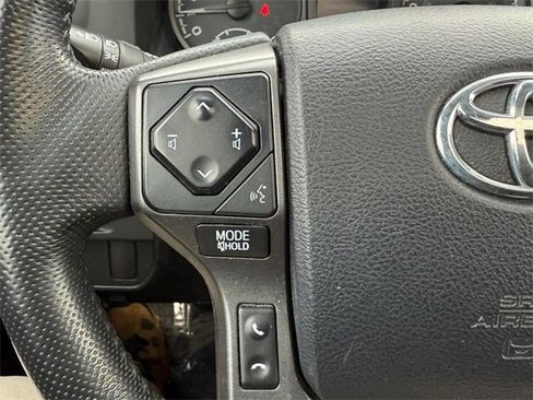 Used 2016 Toyota Tacoma TRD Sport image 16