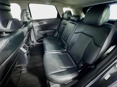 Certified 2023 Kia Sportage SX image 24