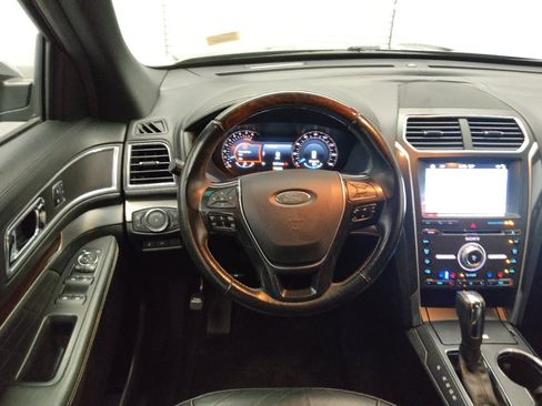 Used 2017 Ford Explorer Platinum AWD/4WD image 22