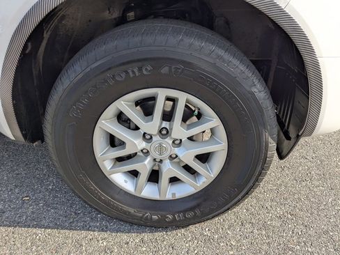 Used 2019 Nissan Frontier SV image 11