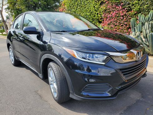 Used 2019 Honda HR-V LX image 2