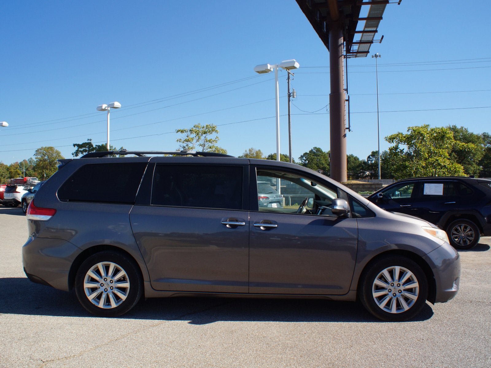 Used 2013 Toyota Sienna Limited w/ Premium Pkg AWD/4WD image 19