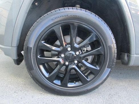 Used 2019 Jeep Grand Cherokee Altitude image 7