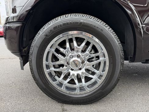 Used 2019 Ford F150 Platinum image 9