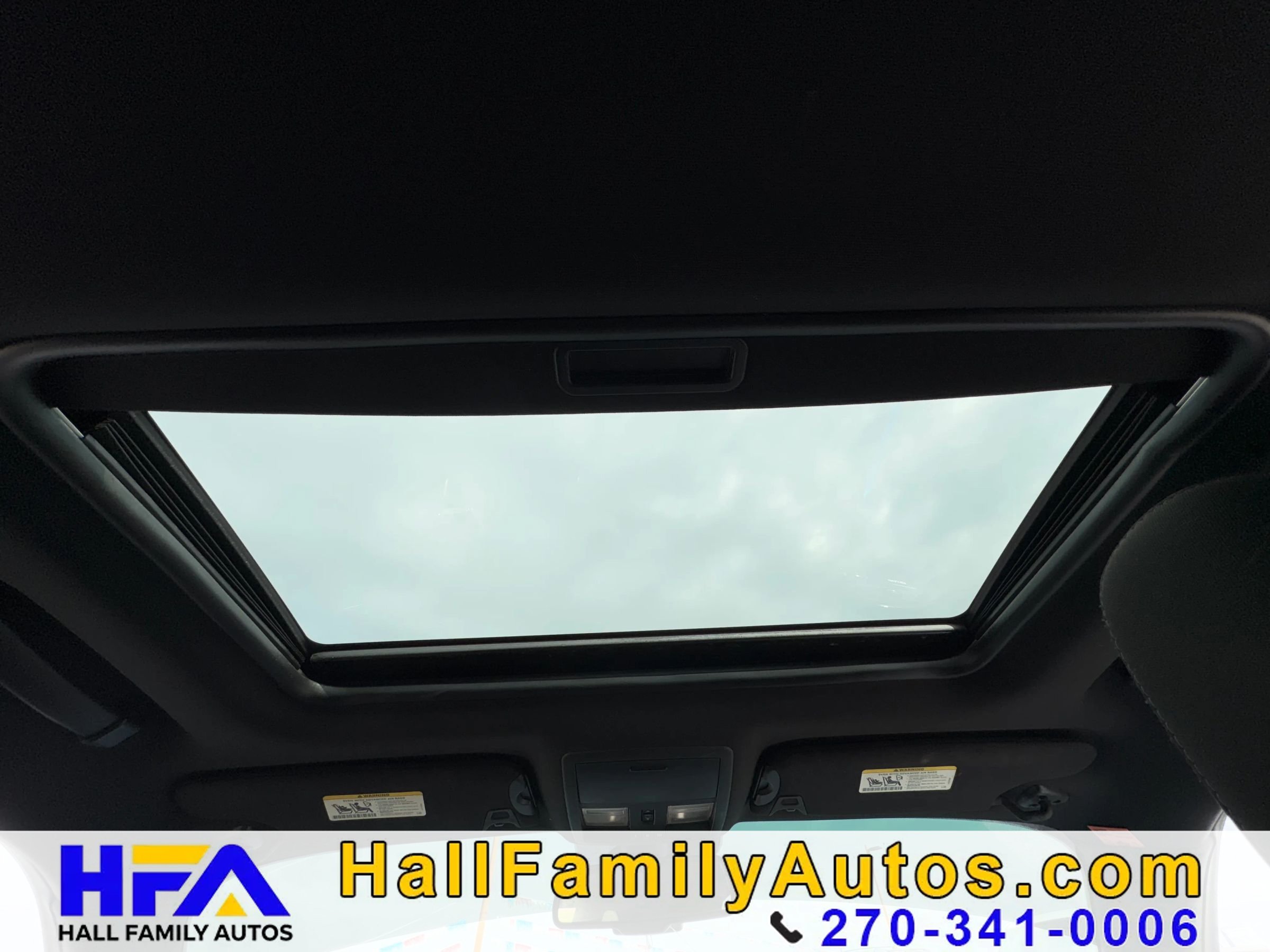 Used 2015 Dodge Challenger R/T RWD image 25