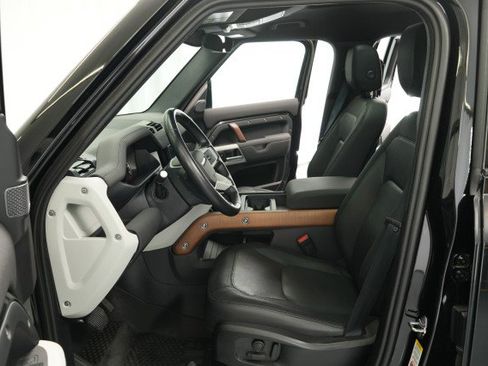 Used 2023 Land Rover Defender 110 X-Dynamic SE AWD/4WD image 33