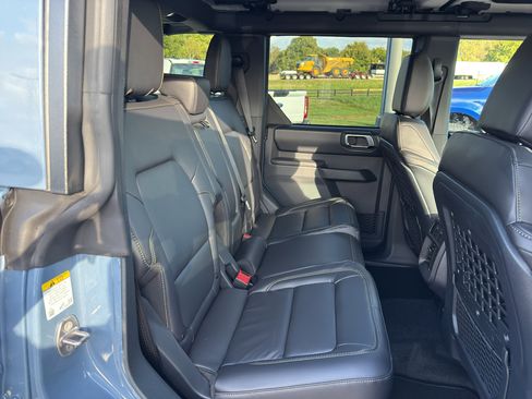 New 2025 Ford Bronco Badlands image 13