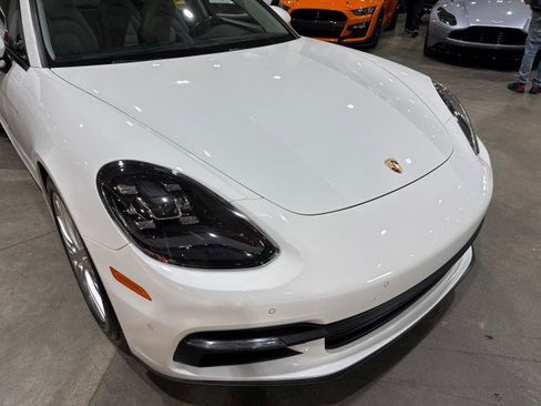 Used 2017 Porsche Panamera image 30