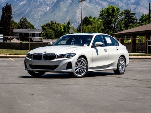 Used 2023 BMW 330i xDrive Sedan w/ Premium Package AWD/4WD image 1