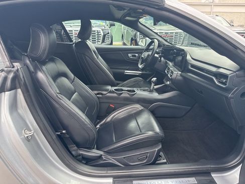 Used 2025 Ford Mustang Premium RWD image 18