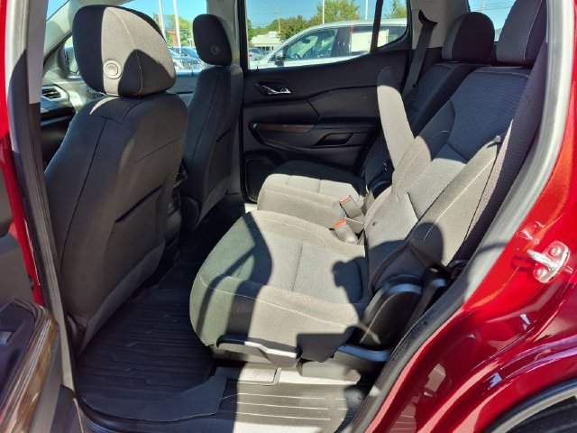 Used 2023 GMC Acadia SLE w/ Driver Convenience Package FWD image 20