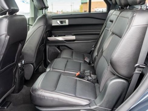 Used 2023 Ford Explorer Limited image 11