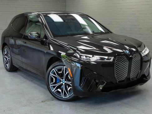 Used 2024 BMW iX xDrive50 w/ Premium Package AWD/4WD image 6